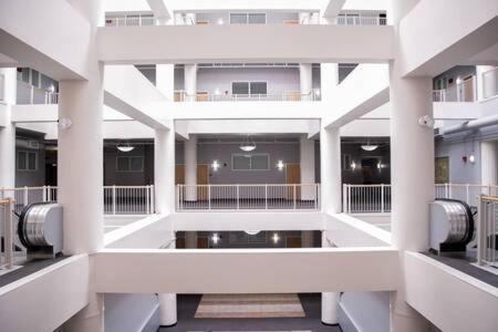 Cozysuites - 2Br With Direct Skybridge Access #5 Indianapolis Bagian luar foto