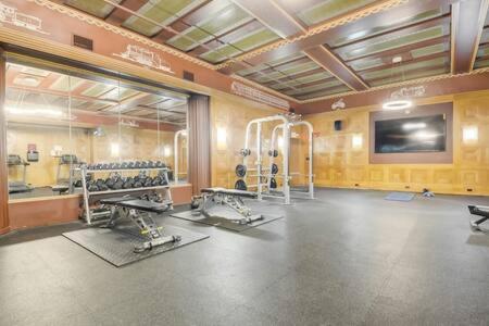 Cozysuites - 2Br With Direct Skybridge Access #5 Indianapolis Bagian luar foto