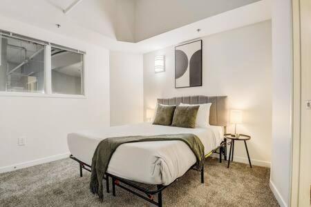 Cozysuites - 2Br With Direct Skybridge Access #5 Indianapolis Bagian luar foto
